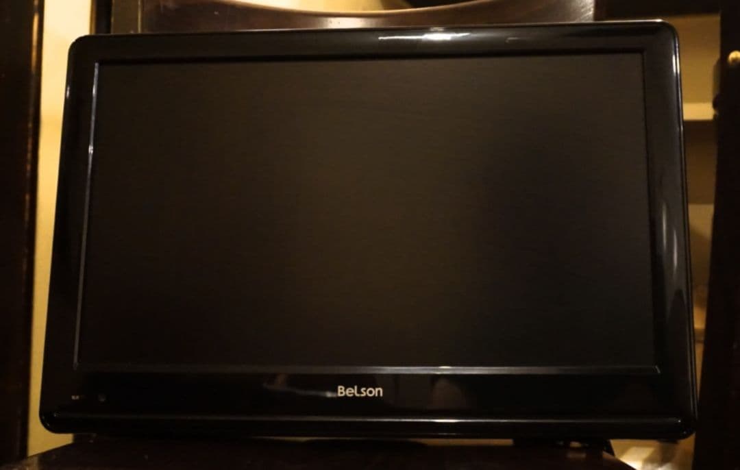 吊り下げモニター