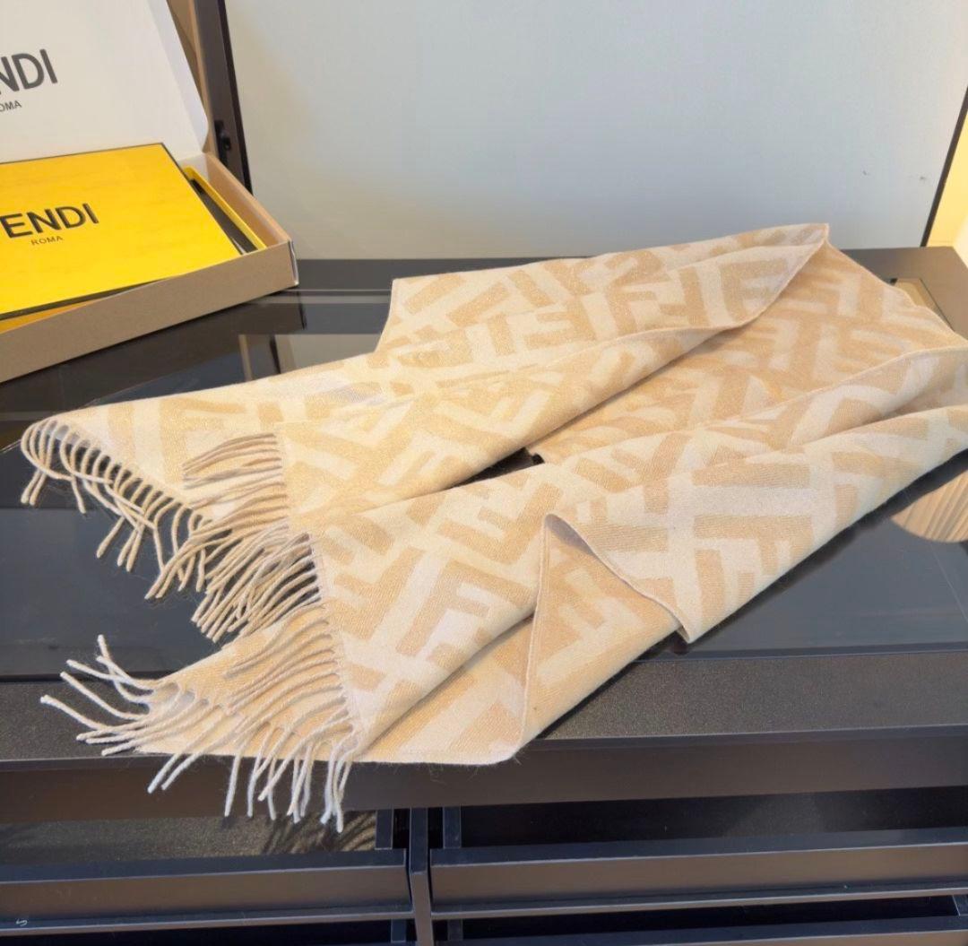 FENDI 斜め織りウールスカーフ ベージュ