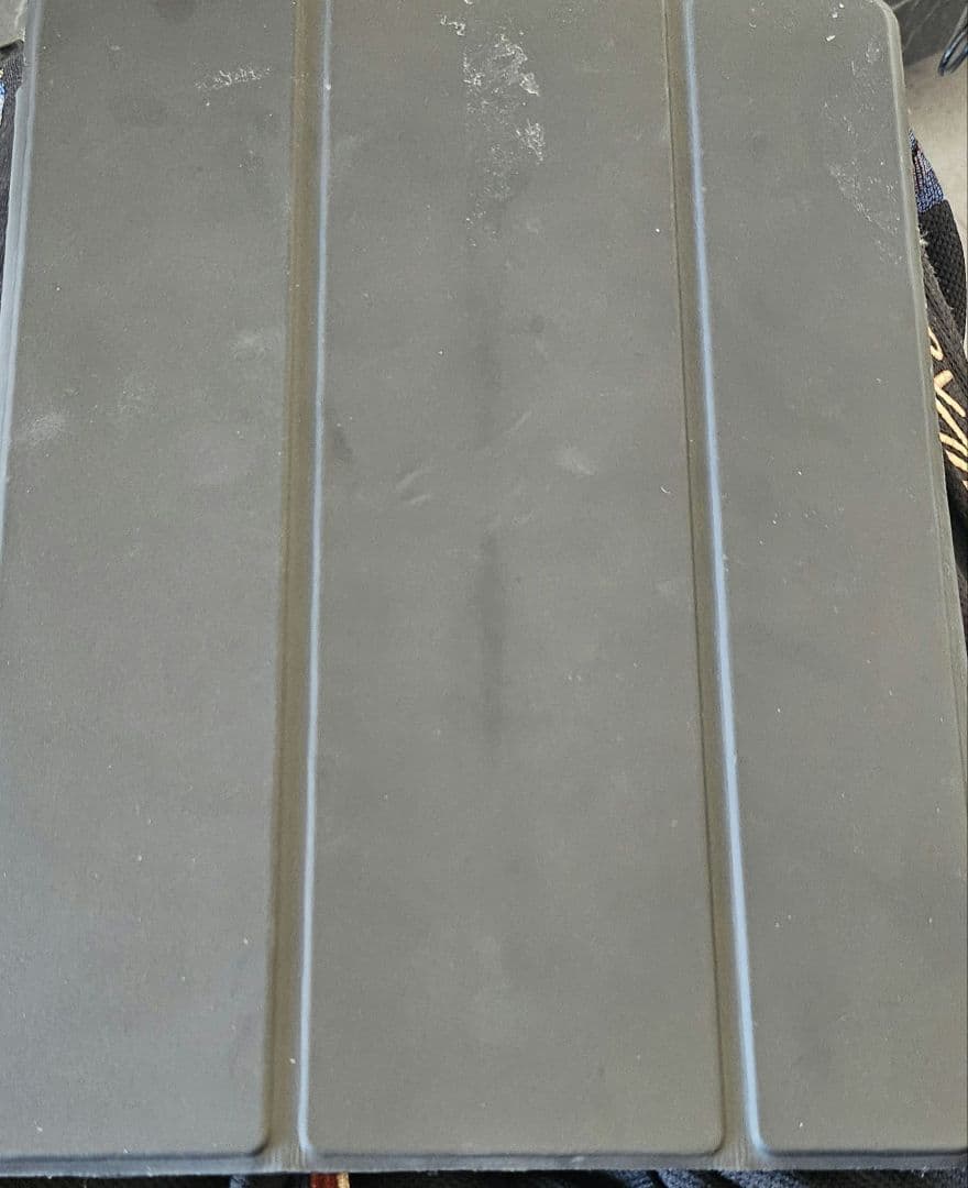 Apple iPad ９世代目 64GB　ホワイト