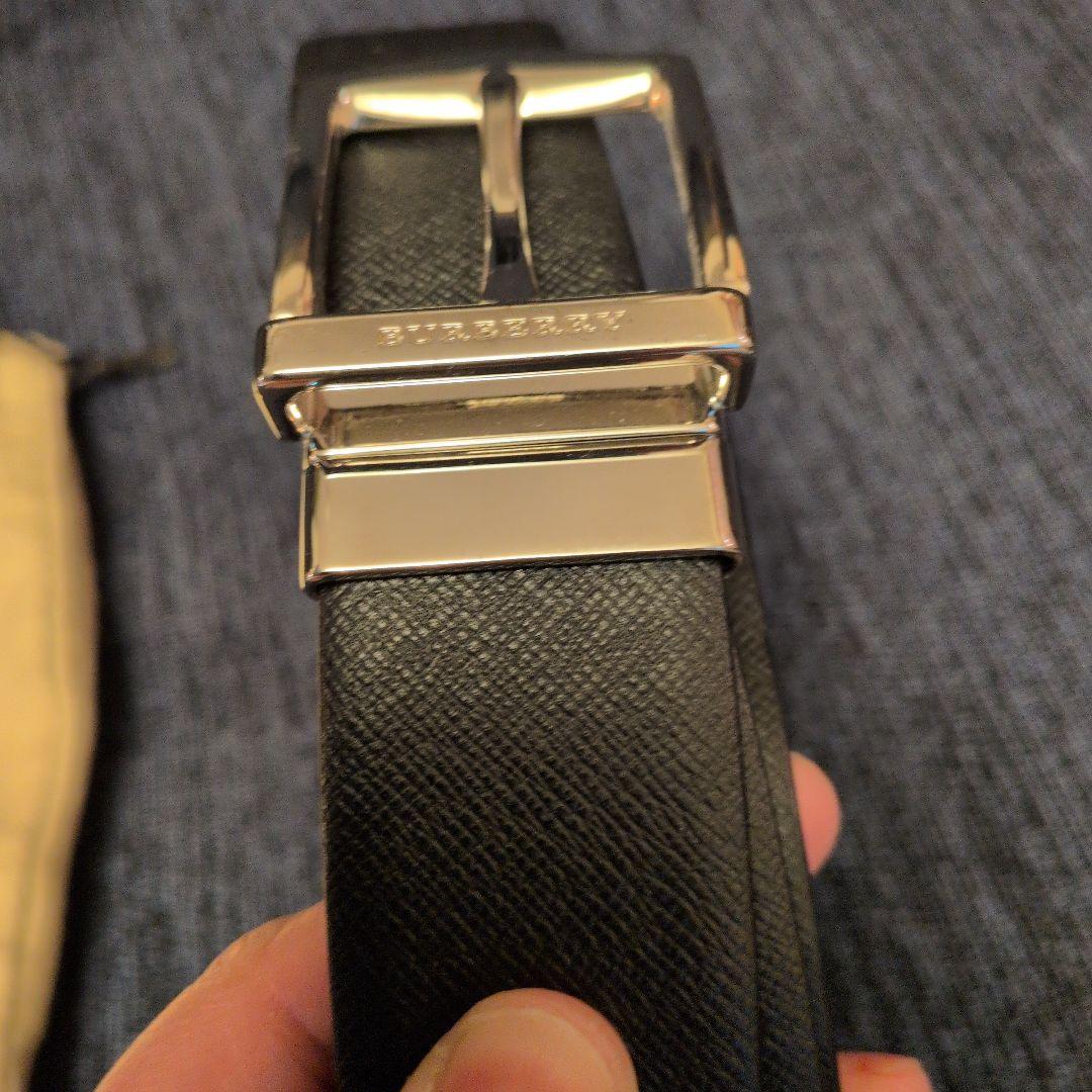 BURBERRY ブラックレザーベルト 保存袋付き