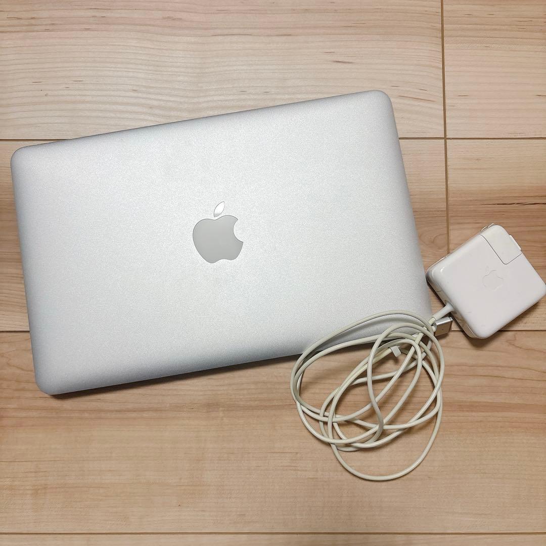 MacBook Air 11インチ本体/充電器付き