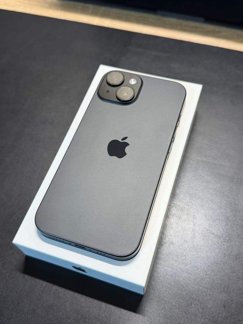 iPhone15 ブラック 本体 美品