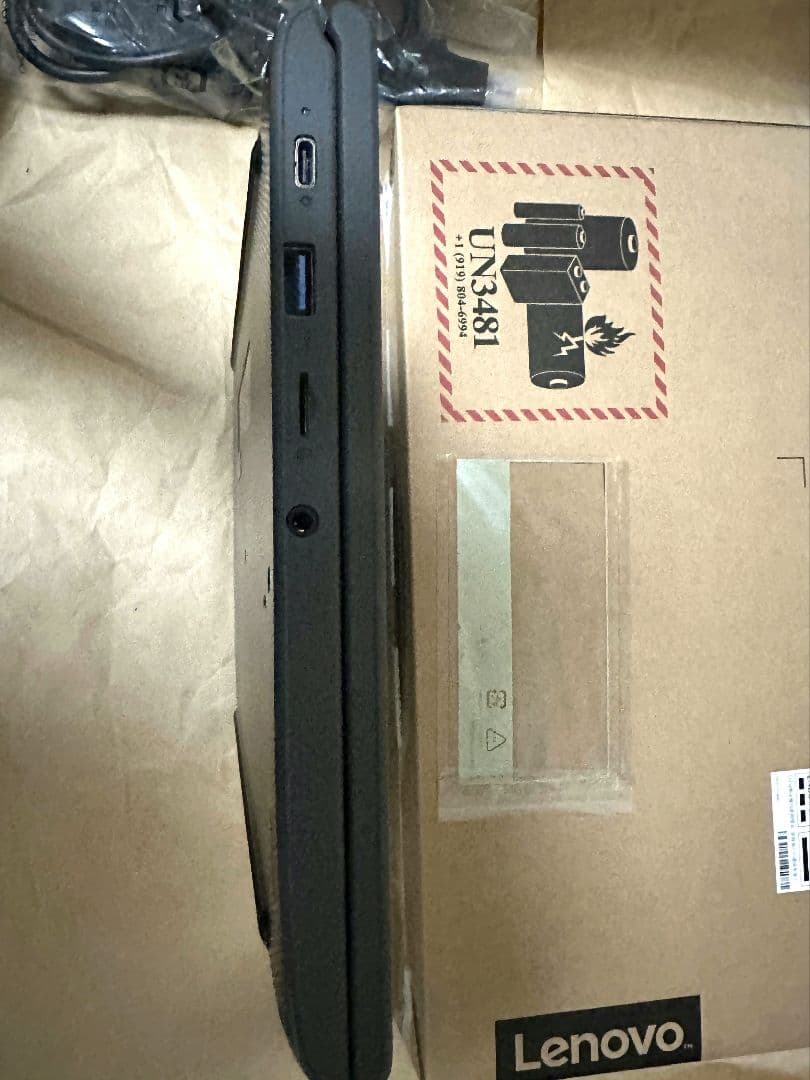 Lenovo 500e Chromebook 2nd Gen　充電器付き