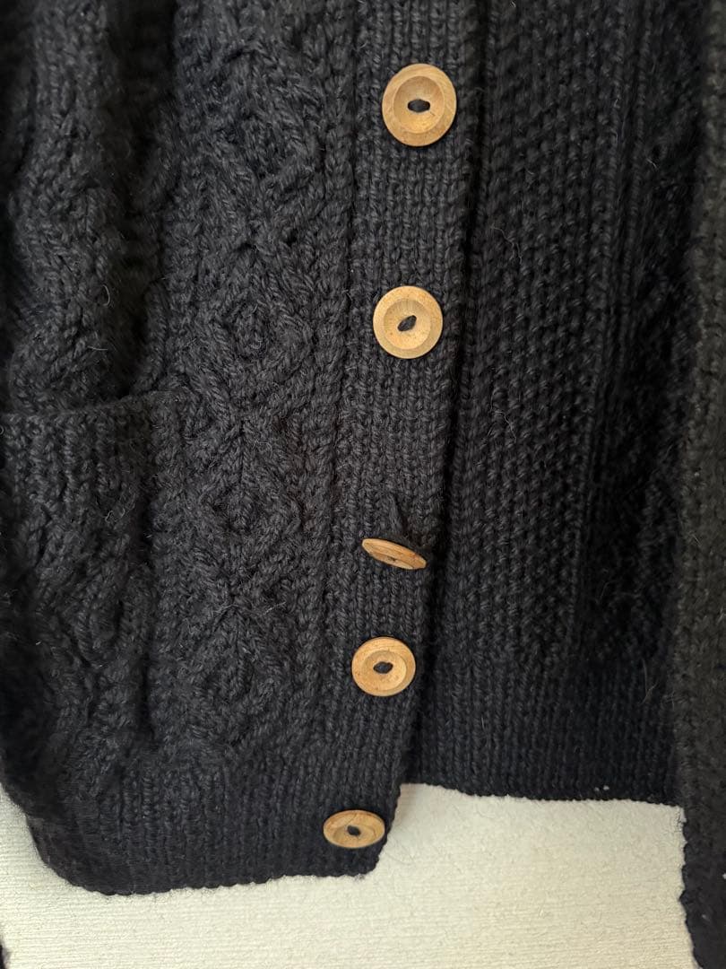 （本日限定価格）インバーアラン　ニットカーディガン　緑タグ（ボタン取れかけ）