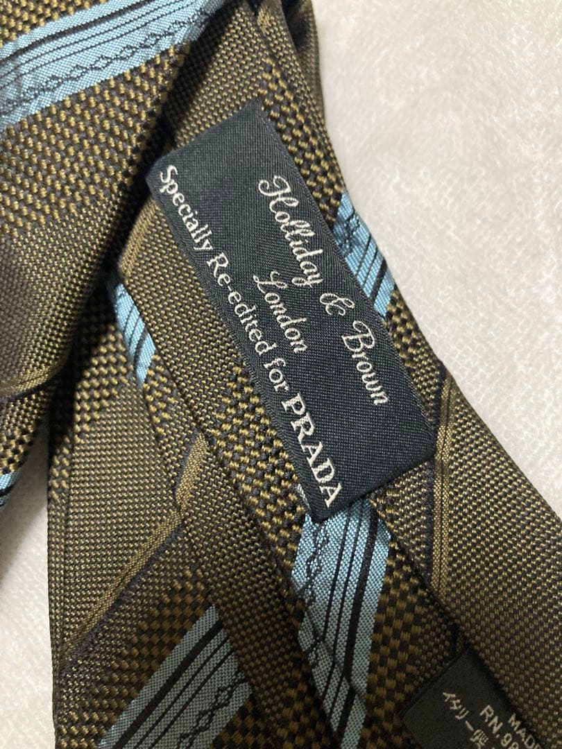 美品　希少 プラダ PRADA ホリデーアンドブラウンロンドン 　ネクタイ