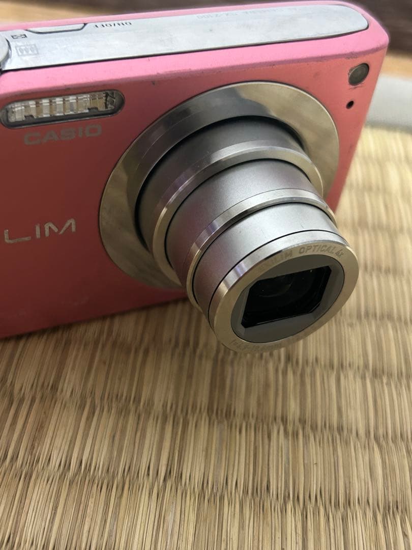 CASIO カシオ　デジタルカメラ　デジカメ　EX-Z100