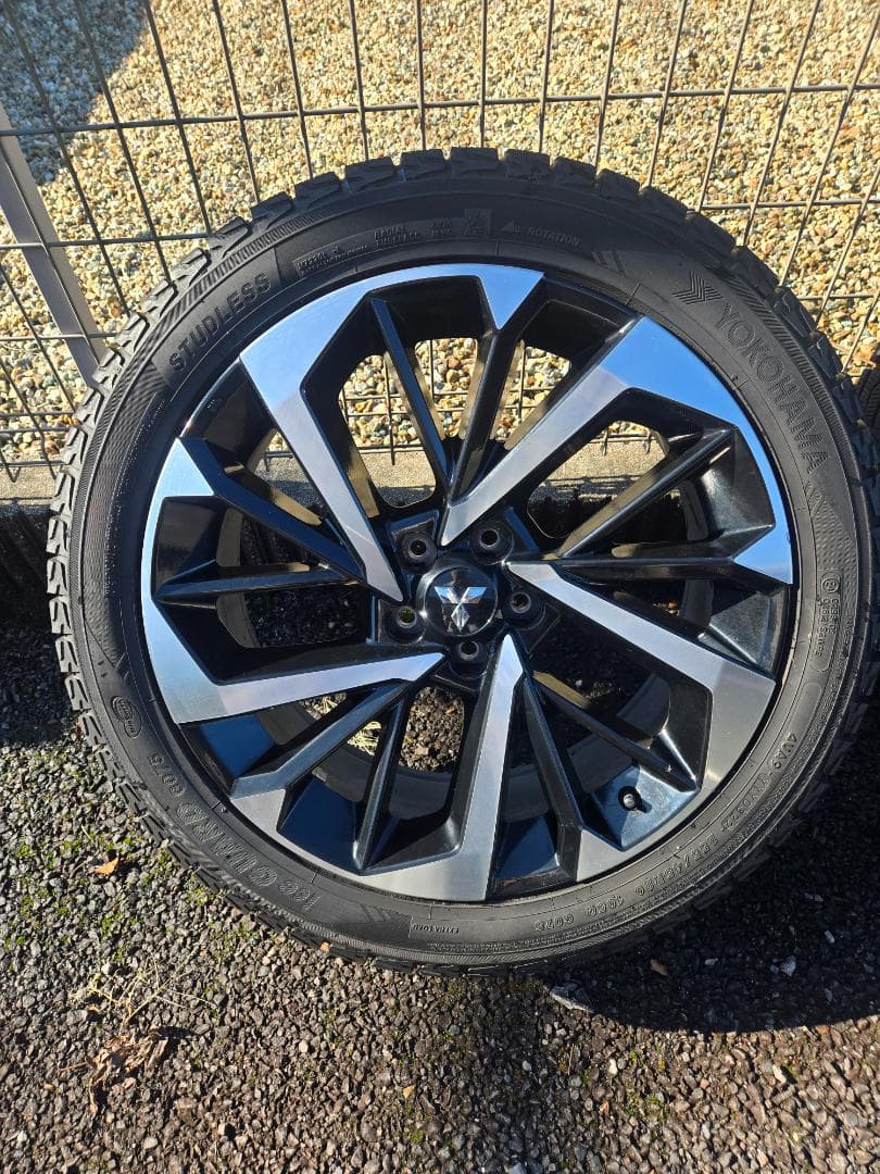 OUTLANDER純正ホイールとスタッドレス
