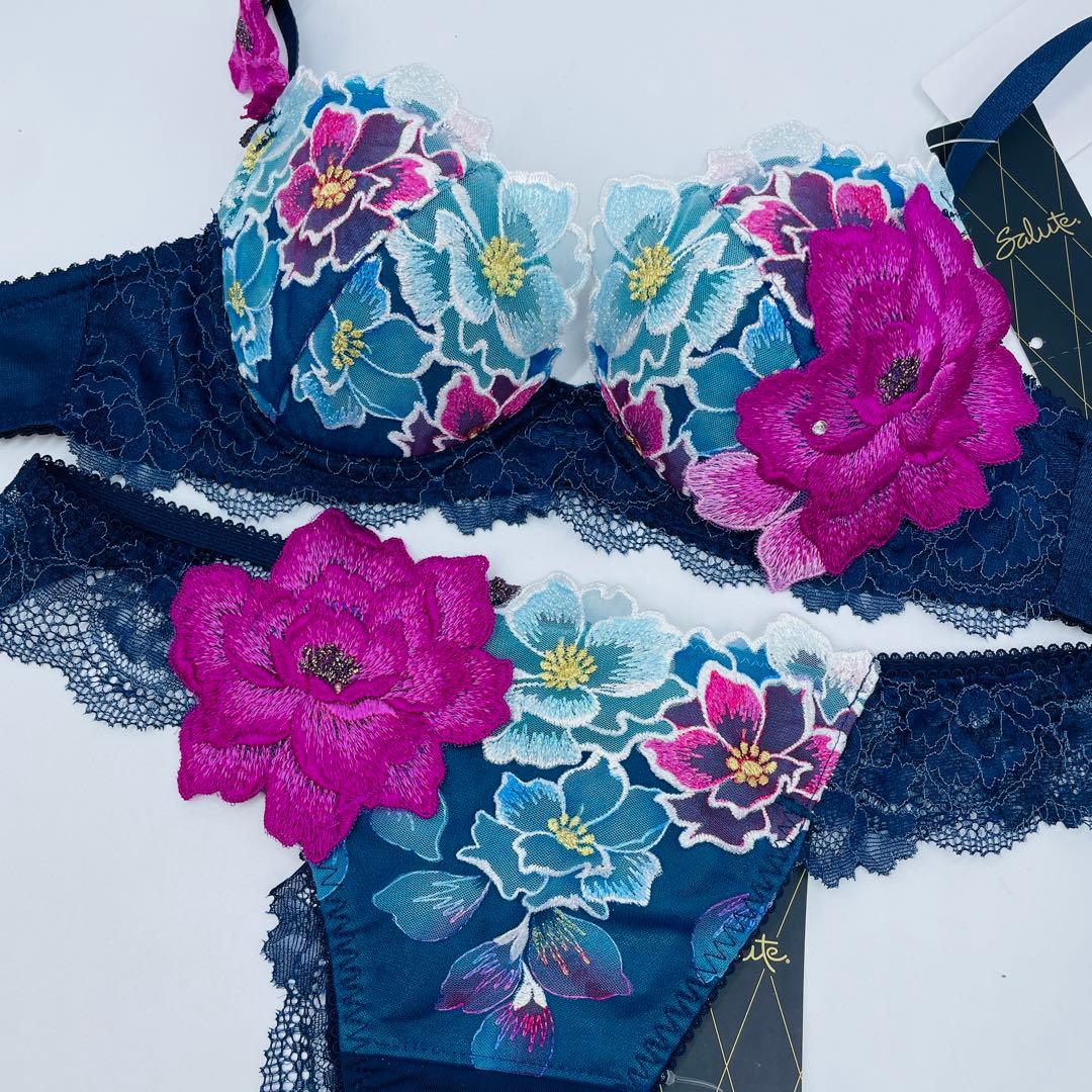 サルート/日本の花嫁　C70＆MソングショーKO　03