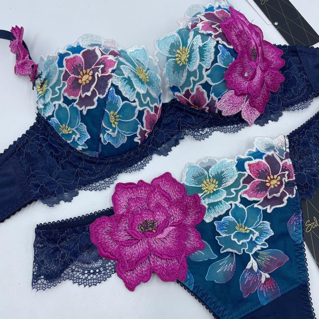 サルート/日本の花嫁　C70＆MソングショーKO　03