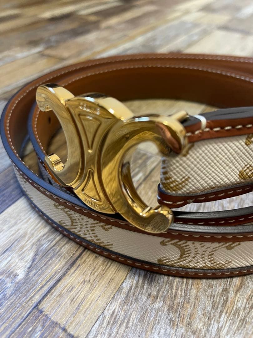 「CELINE」 White Triomphe leather Belt 85