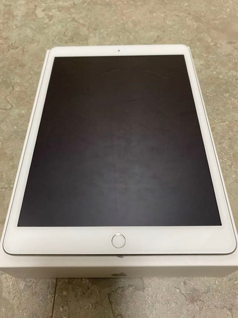 Apple iPad (第7世代) 128GB Wi-Fi シルバー 本体