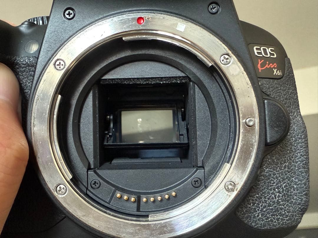 Canon EOS kiss X6i デジタル一眼レフ Sigmaレンズ付き