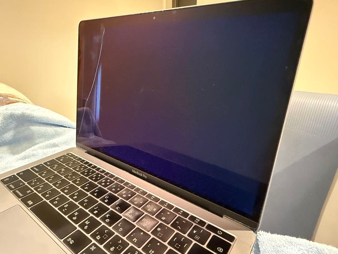 Apple MacBook pro本体 画面不良 小傷あり