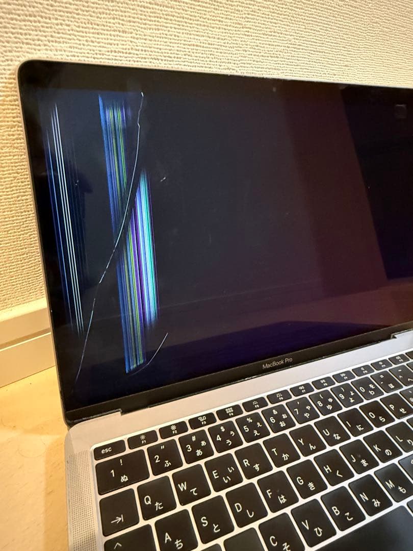Apple MacBook pro本体 画面不良 小傷あり