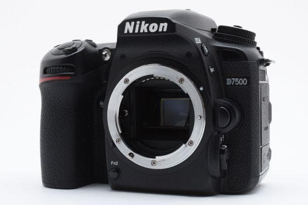 ニコン Nikon D7500 ボディ　元箱付き ＃2915