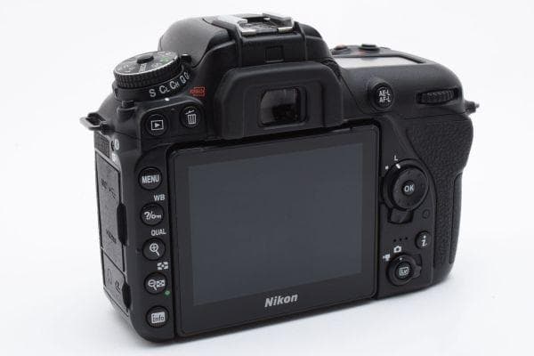 ニコン Nikon D7500 ボディ　元箱付き ＃2915