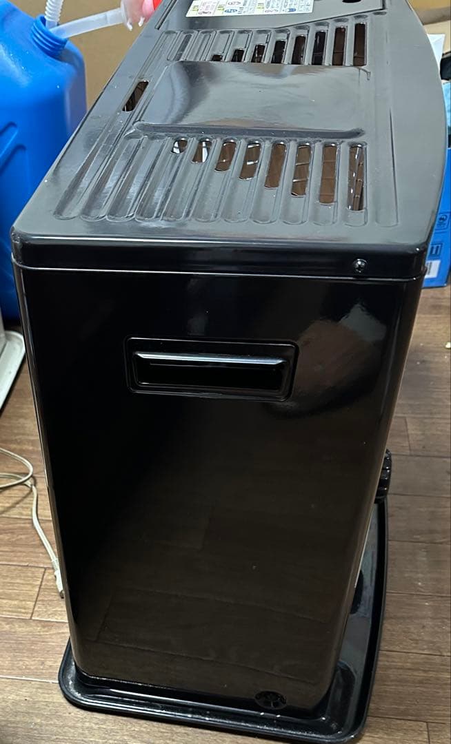 新品に近い美品　トヨトミ 石油ストーブ NT-W290 B 電子点火 8/11畳