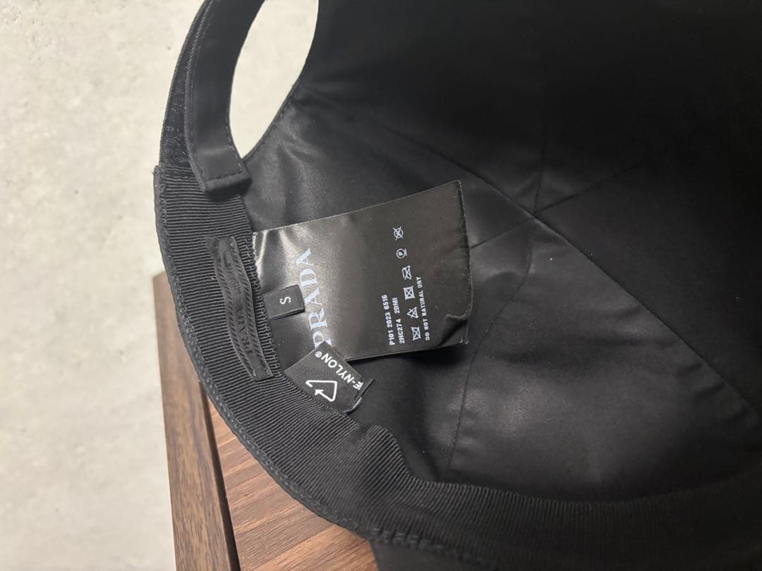 PRADA ナイロンベースボールキャップ