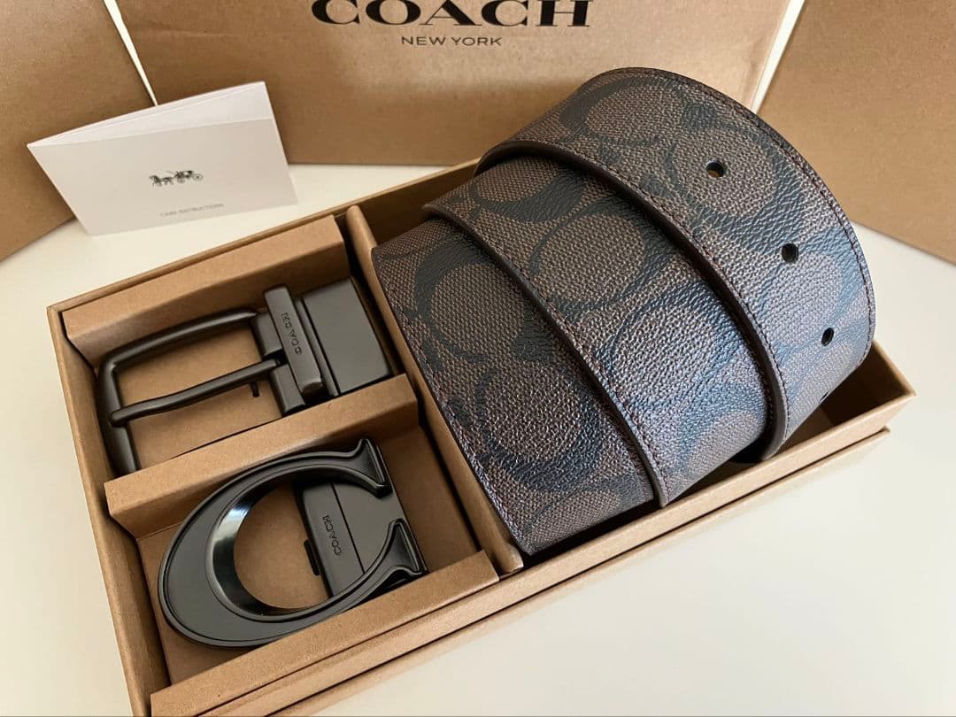 SALE♪コーチ　新品　リバーシブル　ブラウンシグネチャー　ガンメタルバックル