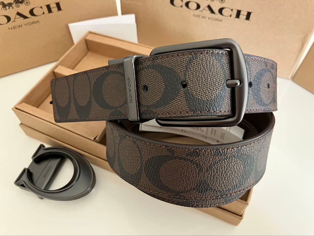 SALE♪コーチ　新品　リバーシブル　ブラウンシグネチャー　ガンメタルバックル