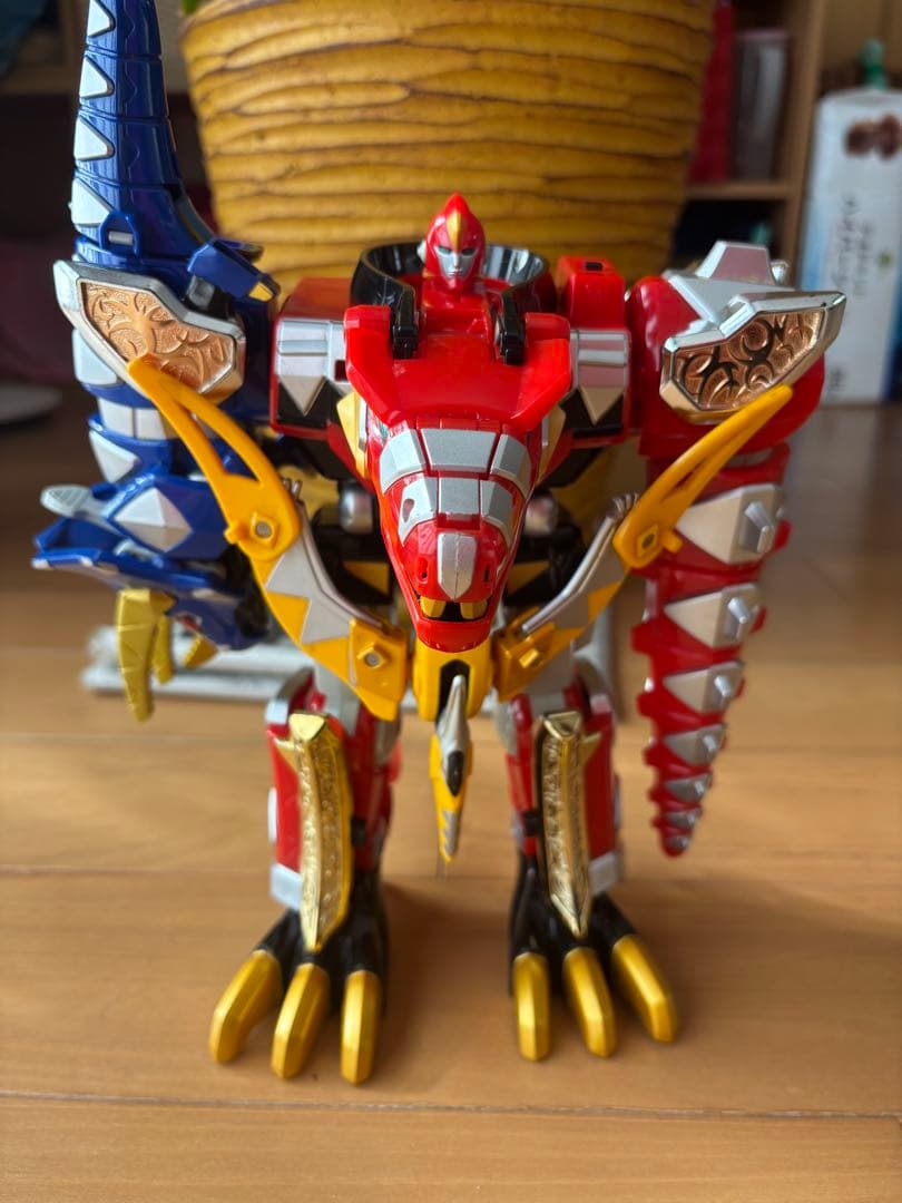 恐竜ロボットフィギュア