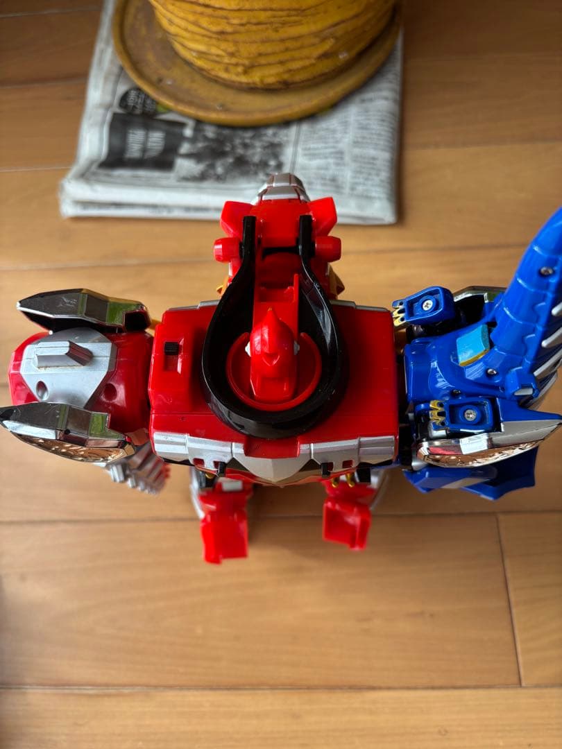 恐竜ロボットフィギュア