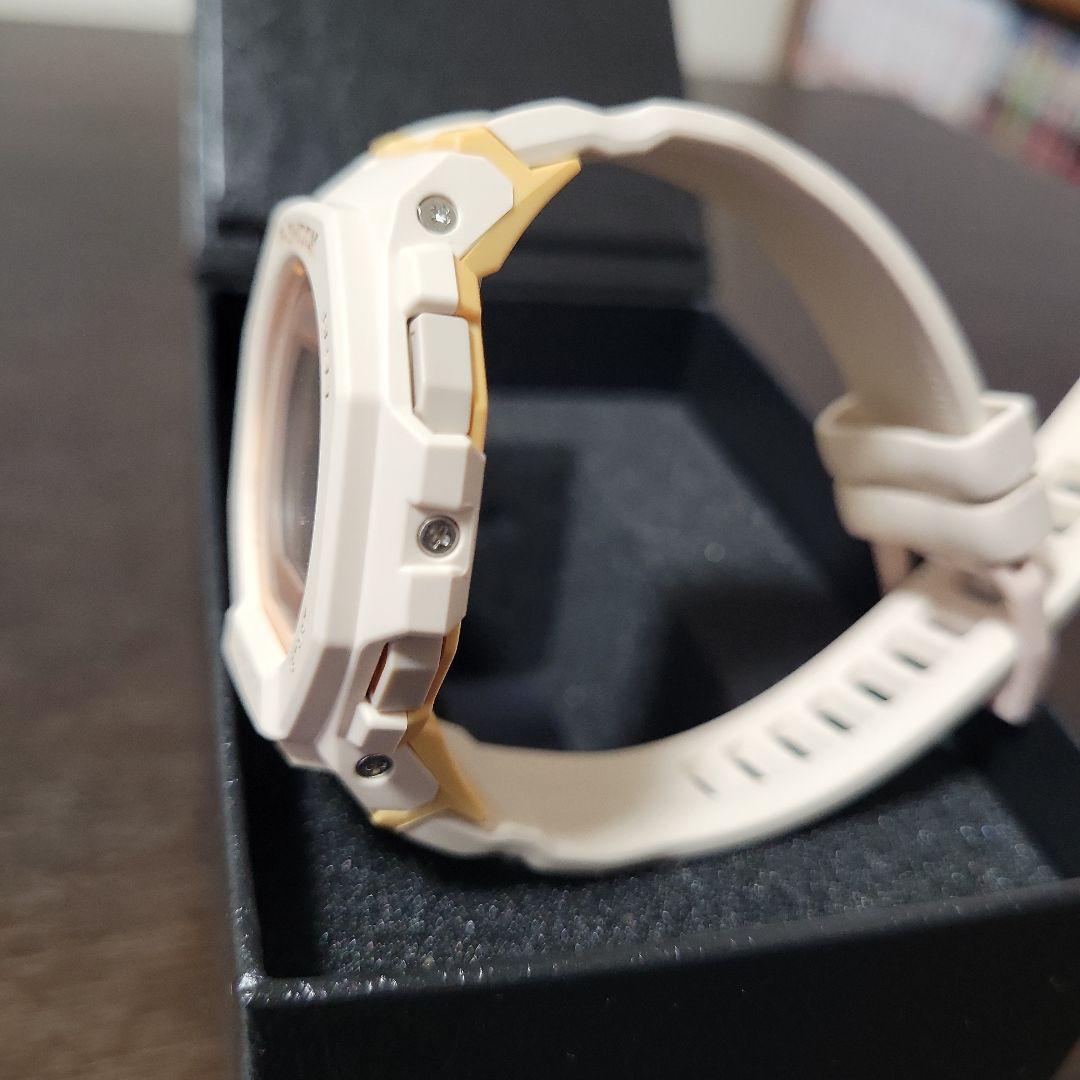 G-SHOCK ベージュ デジタル腕時計