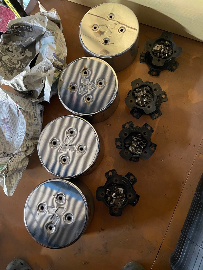 三菱 ふそう スーパーグレート 純正ホイールハブキャップ4個セット 低床 リア用