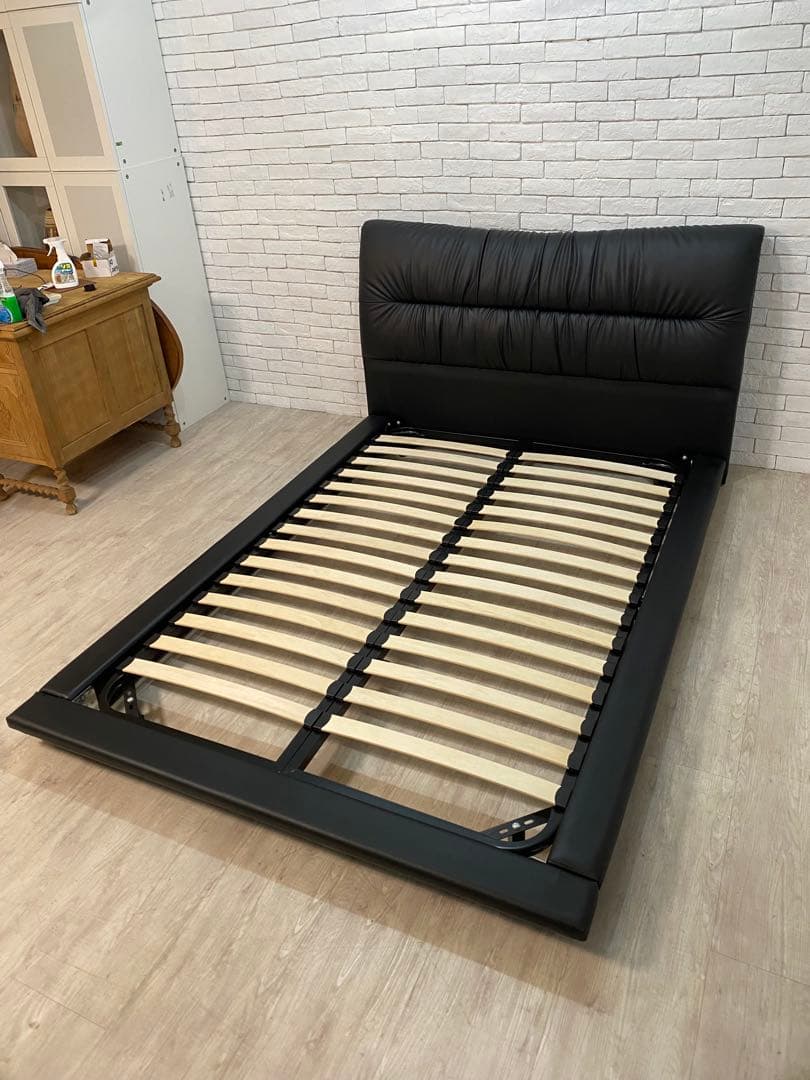 【東京都内23区配送無料】美品　ニトリ　ダブルベット　床置き　ブラック　フレーム