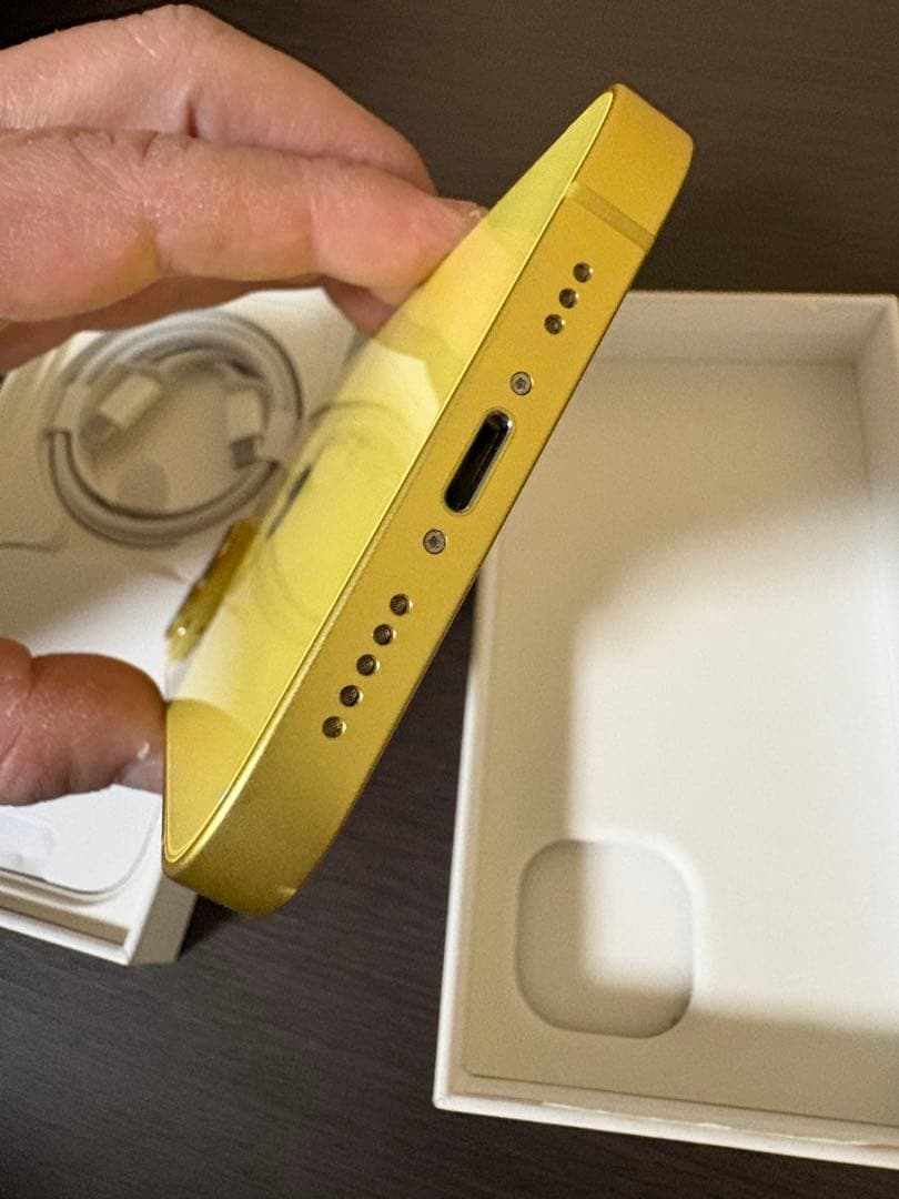 【全付属品有】iPhone 14 128GB イエロー SIMフリー BT86%