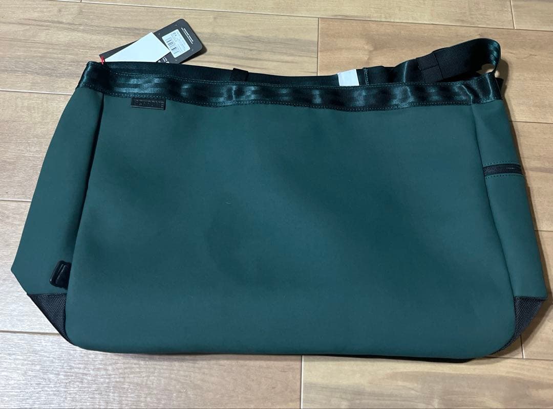 値下げCHROME NEWSPAPER MESSENGER グリーン　新品未使用