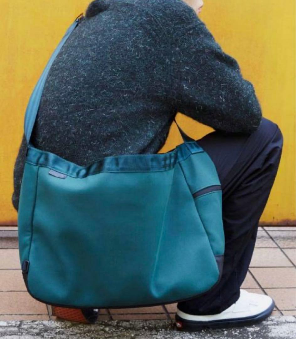 値下げCHROME NEWSPAPER MESSENGER グリーン　新品未使用