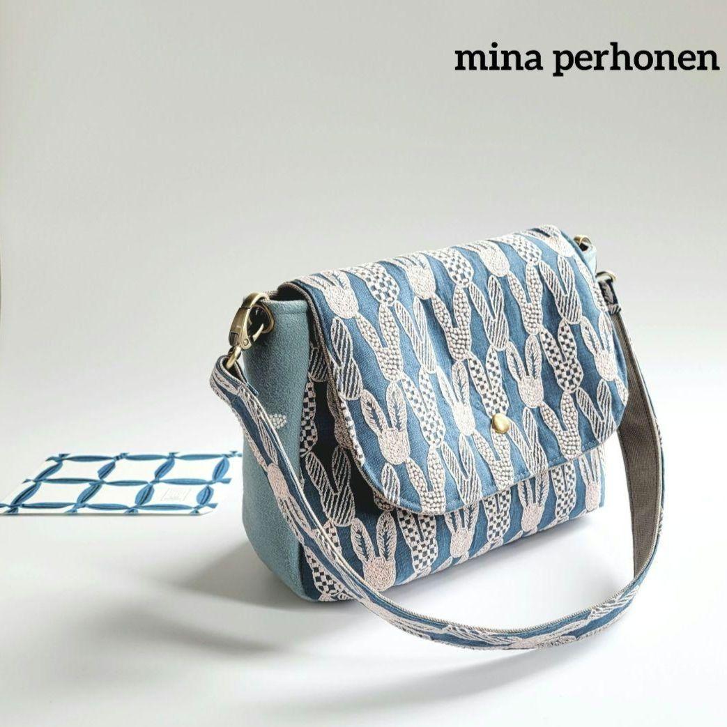 ミナペルホネン　タック入りフラップショルダーバック　pomppia