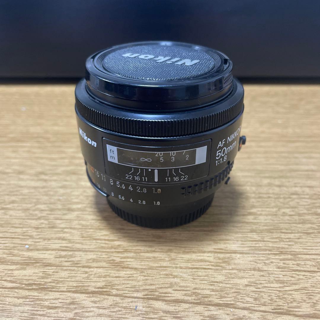 Nikon AF Nikkor 50mm f/1.8d レンズ
