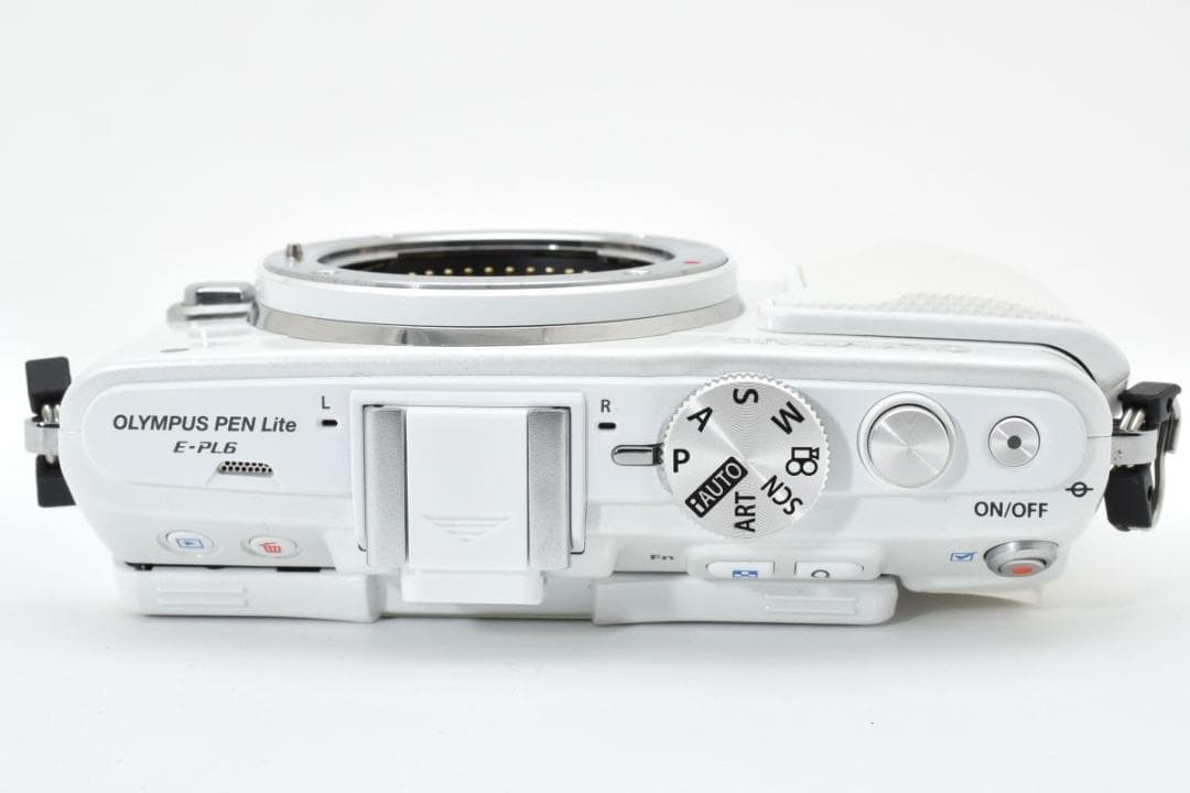 【わずか600回】 OLYMPUS PEN E-PL6 ミラーレス一眼カメラ