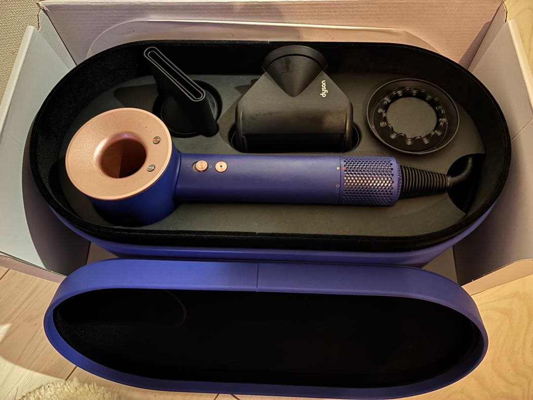 ダイソン 箱付きスーパーソニック イオニック　ドライヤー ビンカブルー ロゼ