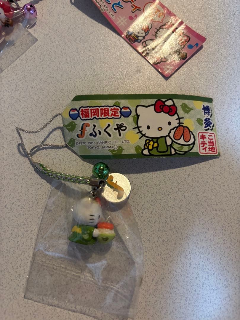 ハローキティ　ストラップ　ご当地キティ　博多　ふくや　福岡限定　サンリオ