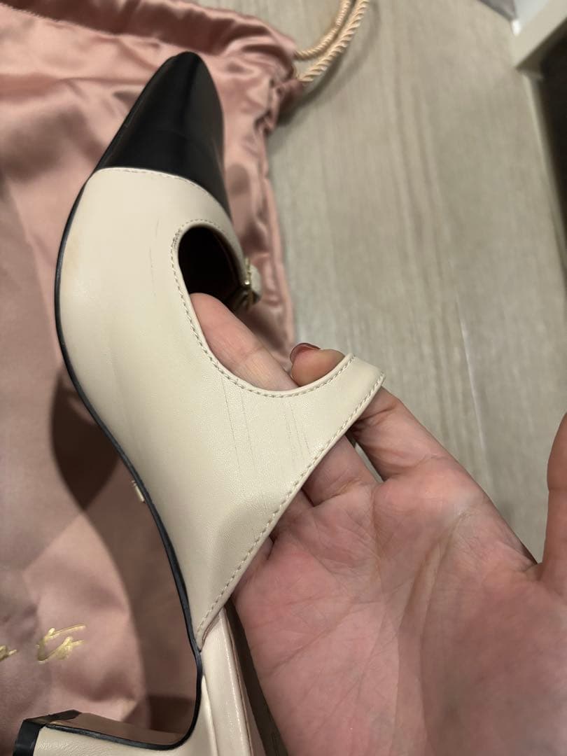 靴 Herlipto Mademoiselle Mules