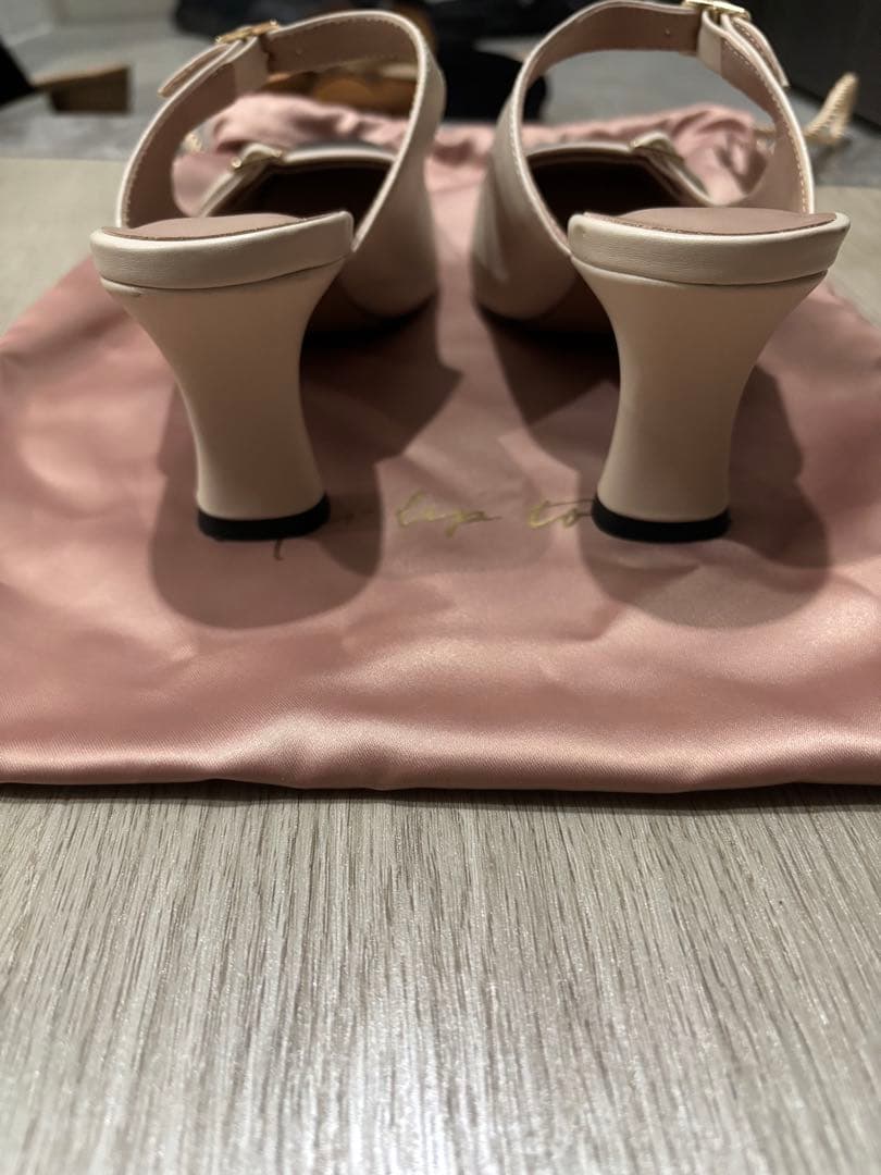 靴 Herlipto Mademoiselle Mules