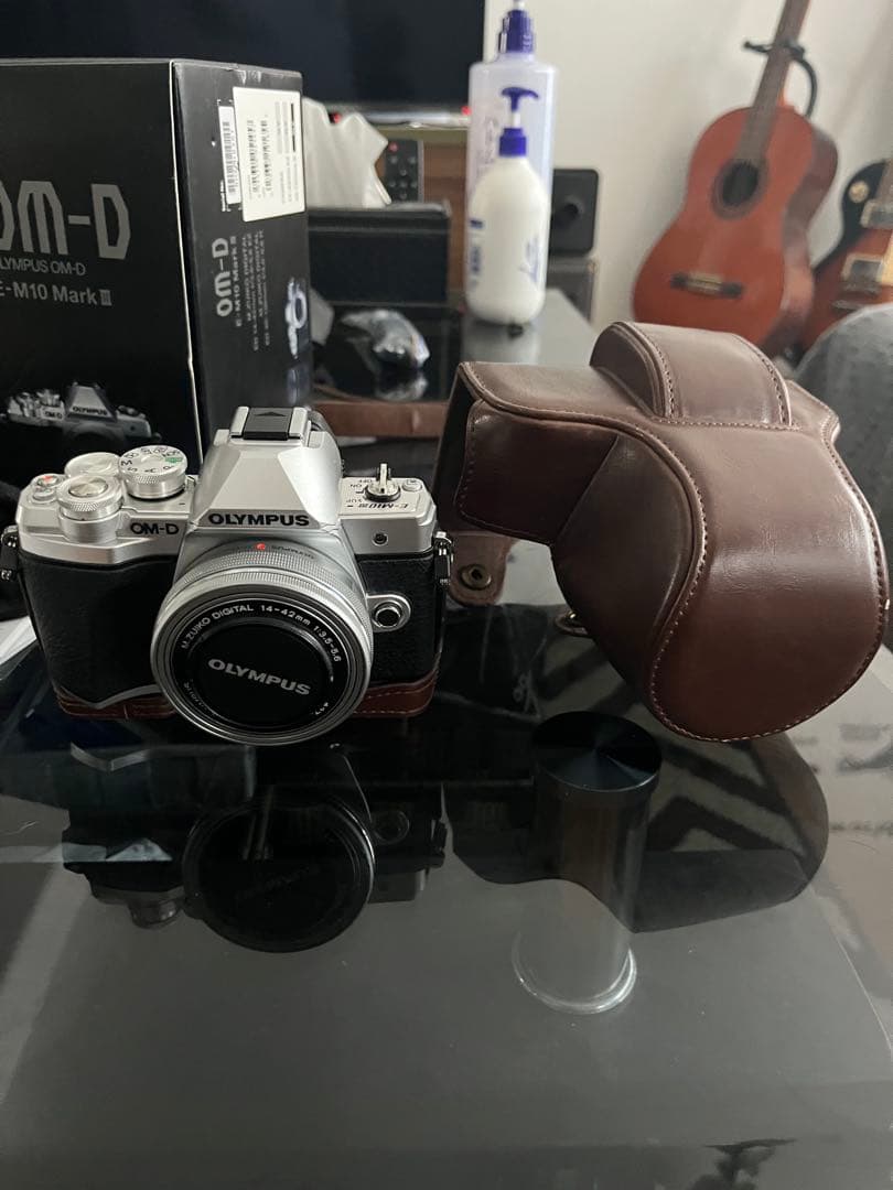 オリンパス　OM-D E-M10 Mark III ダブルズームキット