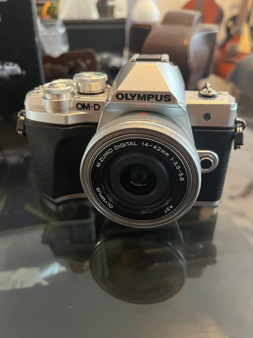 オリンパス　OM-D E-M10 Mark III ダブルズームキット