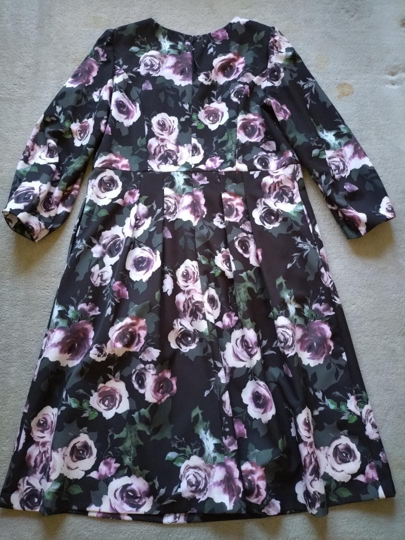 ローズティアラ★ローズプリントワンピース★42★ブラック★タグ付き新品