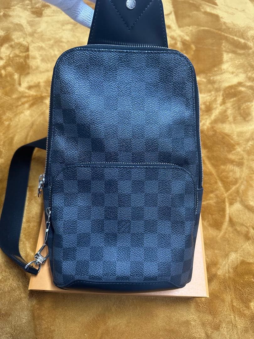 LOUIS VUITTON ルイ・ヴィトン　アヴェニュースリングバッグ