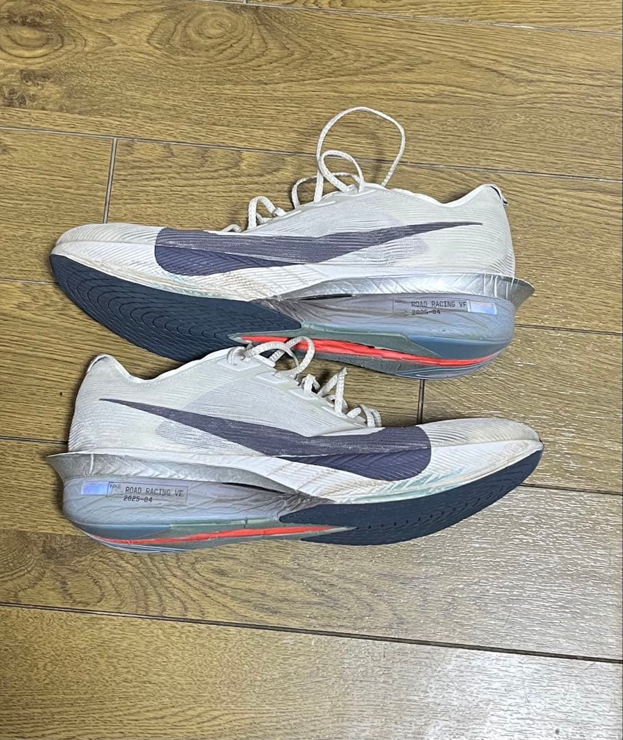 NIKE ヴェイパーフライ4 27.5