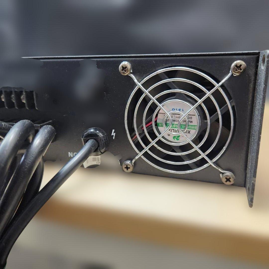 ★★CLASSIC PRO　アンプ　CMP350　ミキシングアンプ