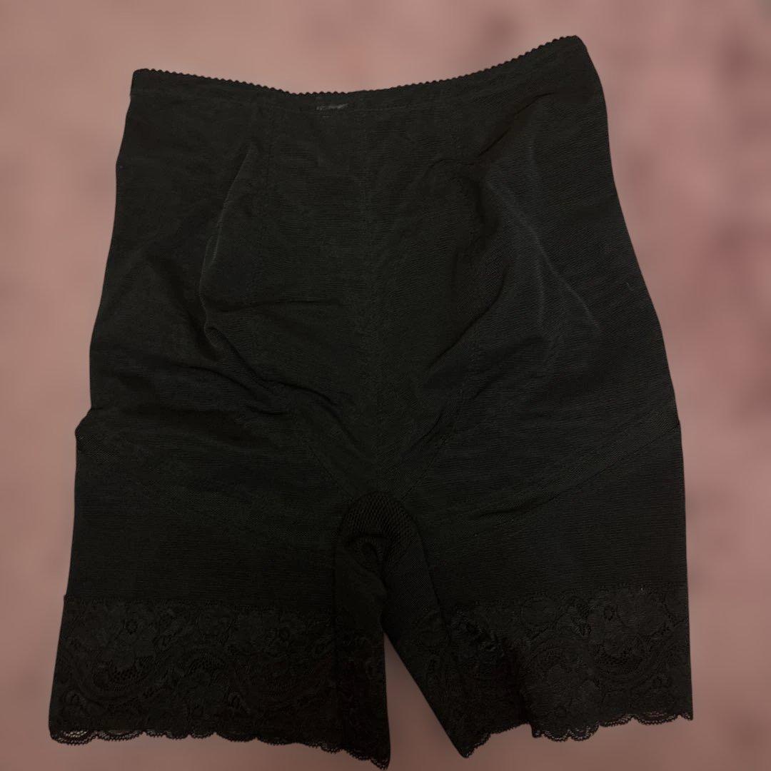 Diana (ダイアナ)黒 レース付き ボディスーツ