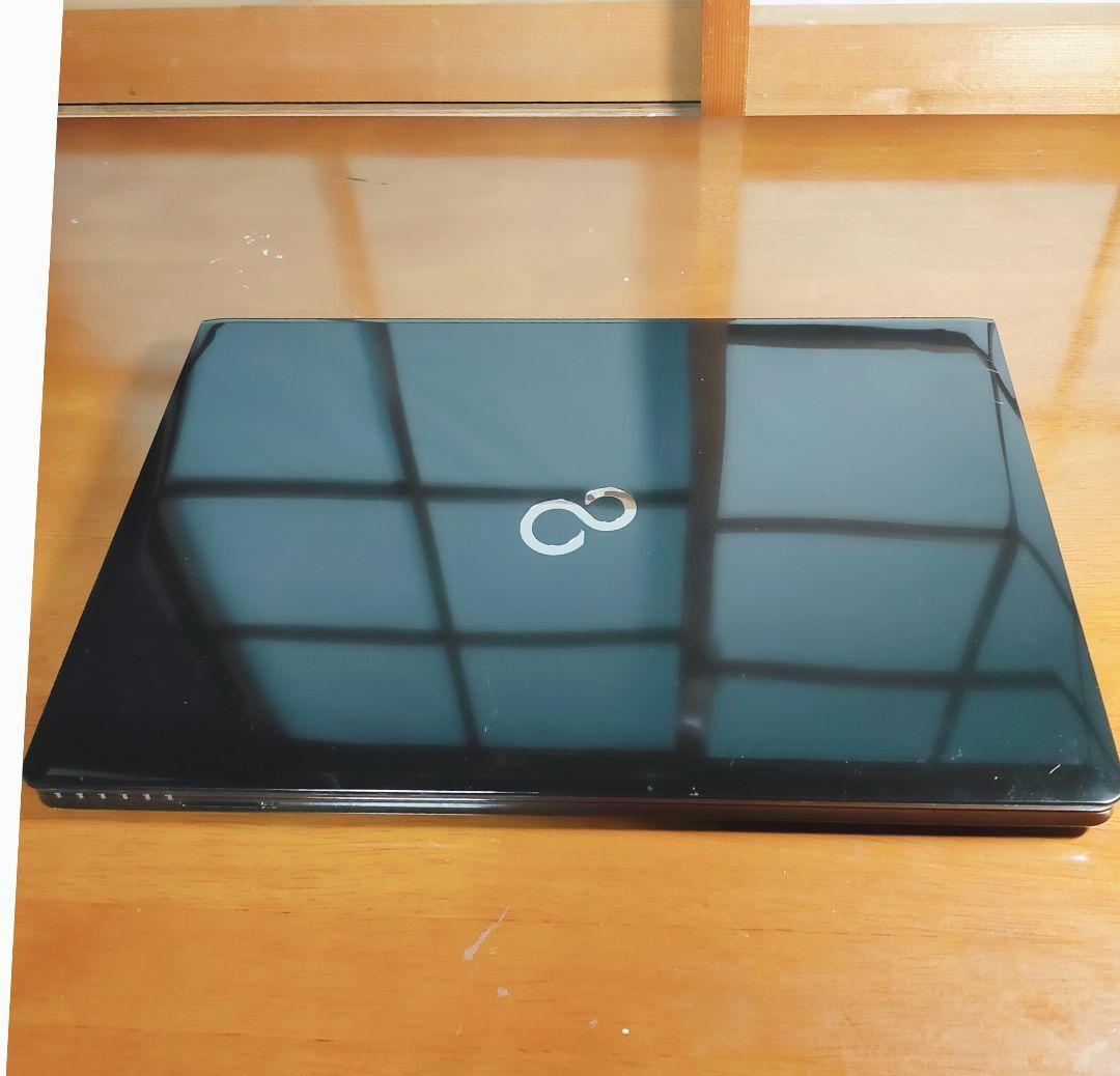 富士通ノートパソコン♪カメラ付きで動画視聴♪事務作業やオンライン学習に最適