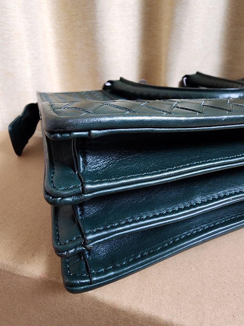 とても綺麗　ボッテガヴェネタ　編み込み　ビジネスバッグ　書類鞄 A4