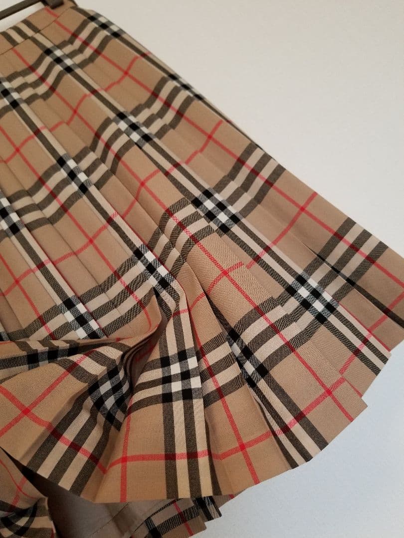 バーバリーキッズスカート未使用近 美品 上品丈 ノバチェック 茶 150 160