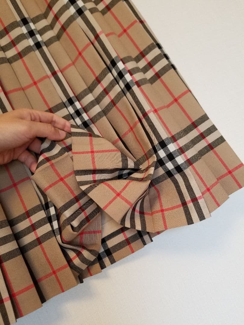 バーバリーキッズスカート未使用近 美品 上品丈 ノバチェック 茶 150 160